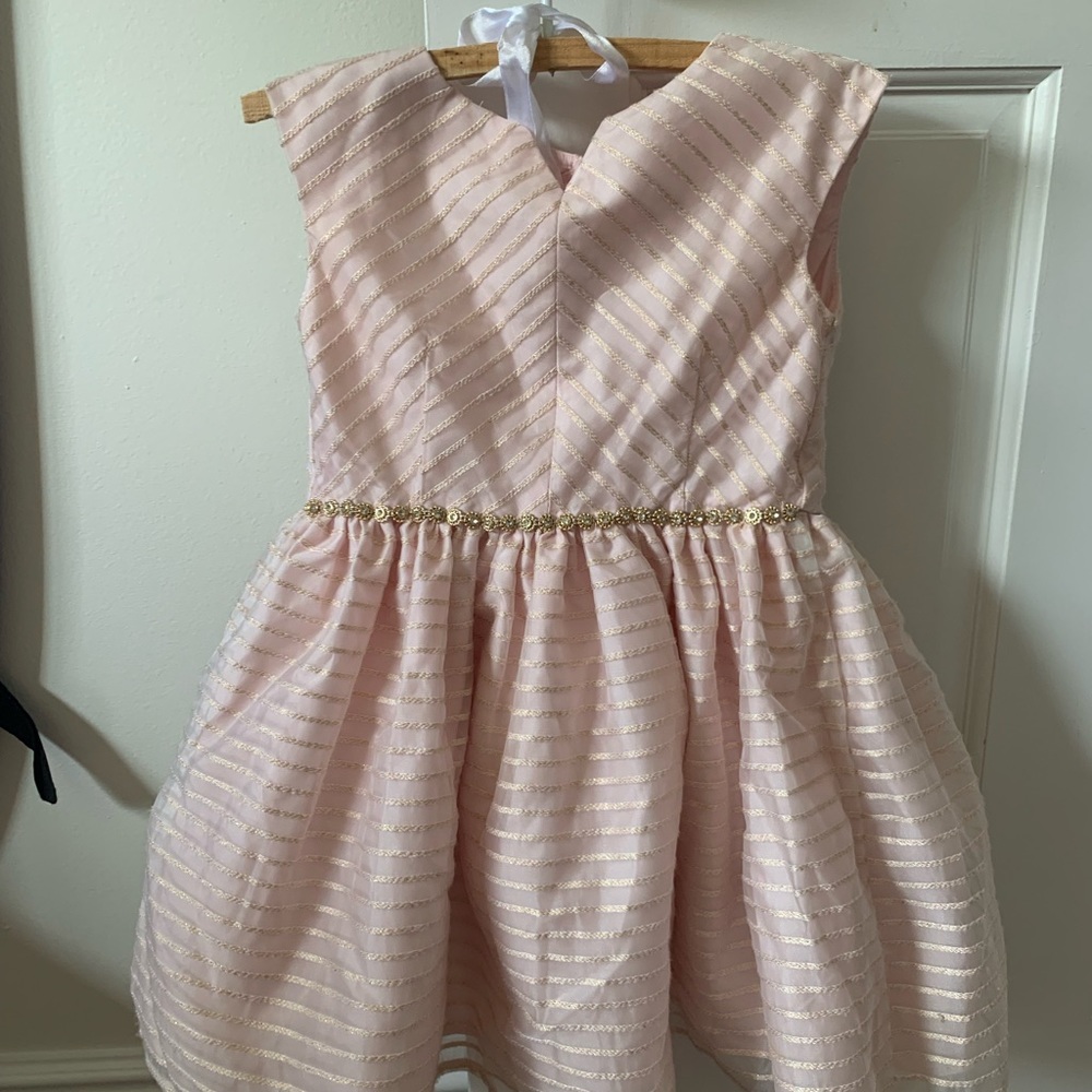 Beautiful Pippa & Julia formal dress size 4.